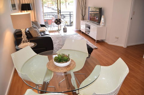 Spacious 4 BR And 2 Bathrooms City Apartment - Accommodation in Surfers Paradise 14