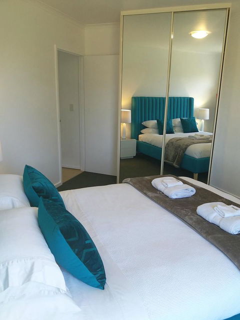 Spacious 4 BR And 2 Bathrooms City Apartment - Accommodation in Surfers Paradise 15