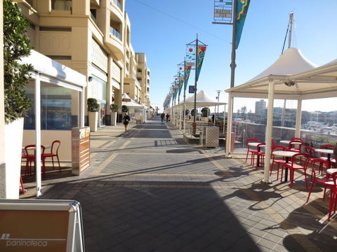 Lights Landing Apartments - Accommodation in Surfers Paradise 2