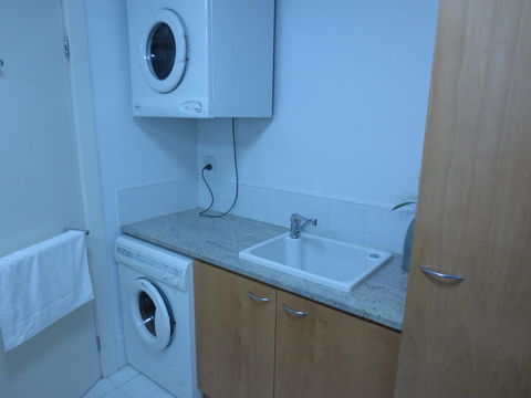 Lights Landing Apartments - Accommodation in Surfers Paradise 10
