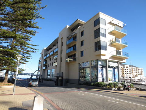 Lights Landing Apartments - Accommodation in Surfers Paradise 1