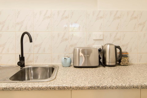 The Manor Basket Range - Accommodation in Surfers Paradise 9