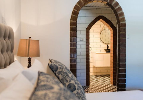 The Manor Basket Range - Accommodation in Surfers Paradise 3