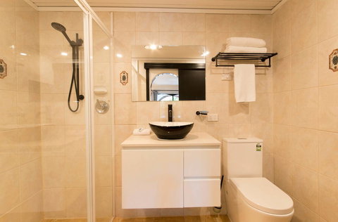 The Manor Basket Range - Accommodation in Surfers Paradise 6