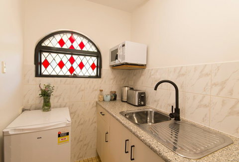 The Manor Basket Range - Accommodation in Surfers Paradise 5