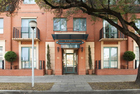 Majestic Tynte Street Apartments - Accommodation in Surfers Paradise 3
