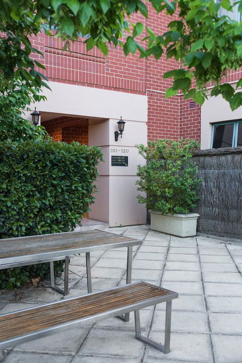 Majestic Tynte Street Apartments - Accommodation in Surfers Paradise 5