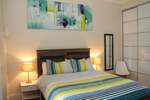 Smugglers Inn Studio Apartments - Accommodation in Surfers Paradise 12
