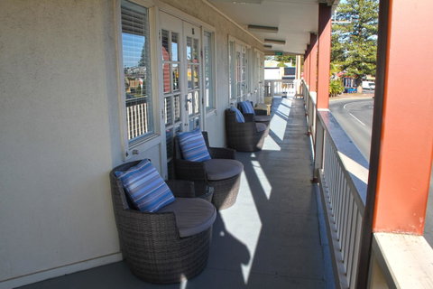 Smugglers Inn Studio Apartments - Accommodation in Surfers Paradise 1