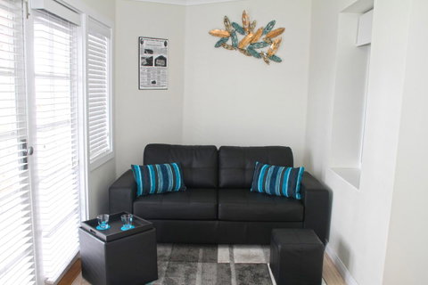 Smugglers Inn Studio Apartments - Accommodation in Surfers Paradise 3