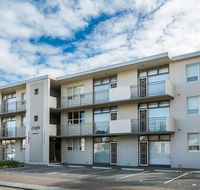 Glenelg Holiday Apartments - Corfu - Accommodation in Surfers Paradise