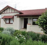 Mataro Cottage - Accommodation in Surfers Paradise