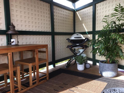 Wine And Roses Bed And Breakfast - Accommodation in Surfers Paradise 37