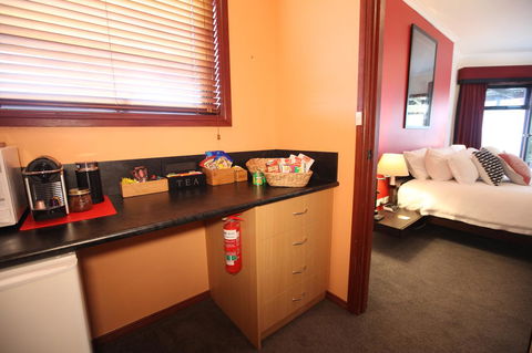 Wine And Roses Bed And Breakfast - Accommodation in Surfers Paradise 32