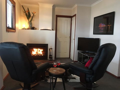 Wine And Roses Bed And Breakfast - Accommodation in Surfers Paradise 29