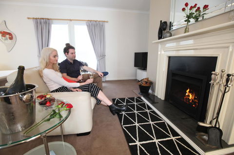 Wine And Roses Bed And Breakfast - Accommodation in Surfers Paradise 8