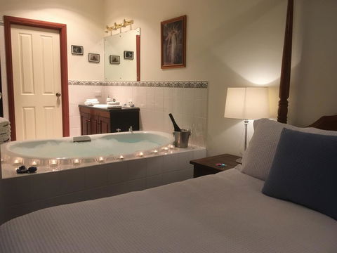 Wine And Roses Bed And Breakfast - Accommodation in Surfers Paradise 23