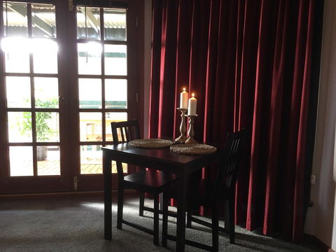Wine And Roses Bed And Breakfast - Accommodation in Surfers Paradise 33