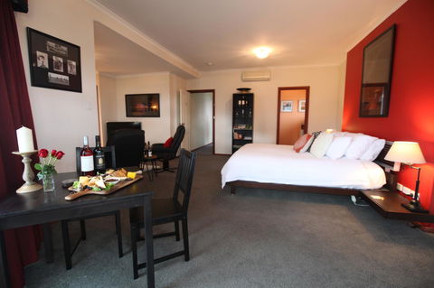 Wine And Roses Bed And Breakfast - Accommodation in Surfers Paradise 31