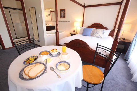 Wine And Roses Bed And Breakfast - Accommodation in Surfers Paradise 22