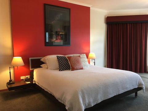 Wine And Roses Bed And Breakfast - Accommodation in Surfers Paradise 28
