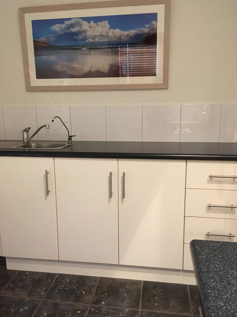 Wine And Roses Bed And Breakfast - Accommodation in Surfers Paradise 40