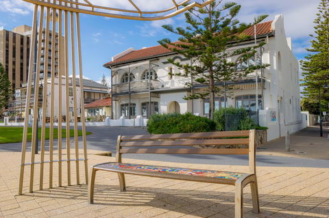 Seawall Apartments - Accommodation in Surfers Paradise 15