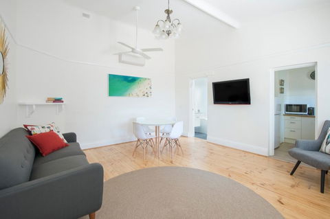 Seawall Apartments - Accommodation in Surfers Paradise 22