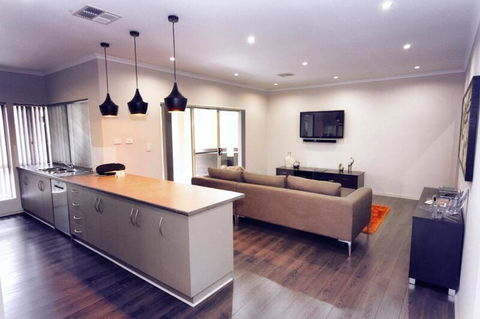Casavino Luxury Villa - Accommodation in Surfers Paradise 35