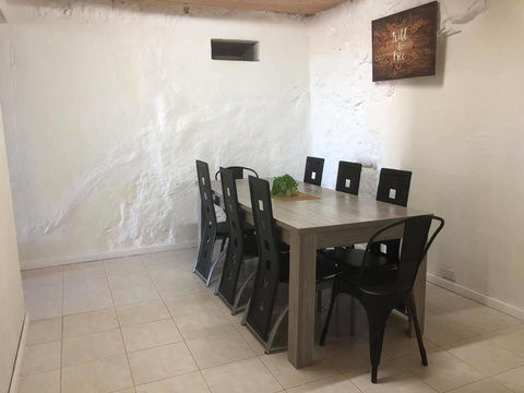 Aussie Opal Diggers Outback Retreat-Undergound - Accommodation in Surfers Paradise 2