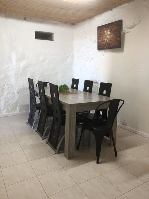 Aussie Opal Diggers Outback Retreat-Undergound - Accommodation in Surfers Paradise 15