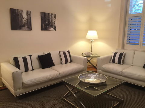 8 Osborne - Accommodation in Surfers Paradise 6