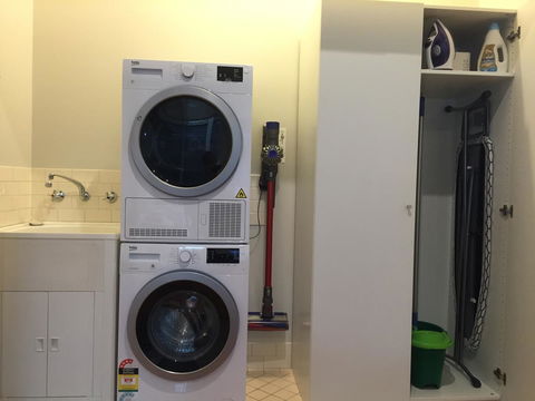 8 Osborne - Accommodation in Surfers Paradise 20