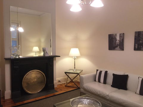 8 Osborne - Accommodation in Surfers Paradise 5