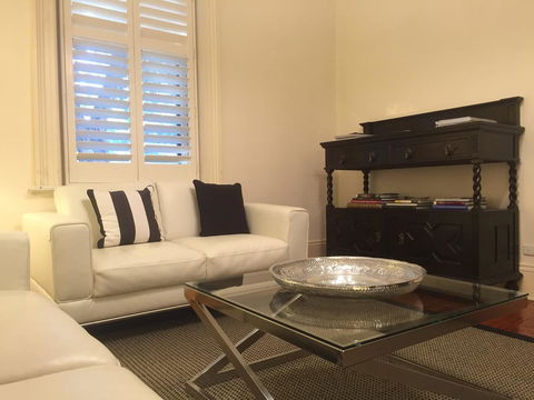 8 Osborne - Accommodation in Surfers Paradise 8