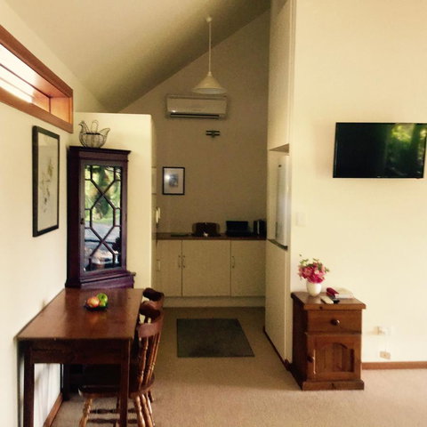 STUDIO ECHUNGA Adelaide Hills - Accommodation in Surfers Paradise 9