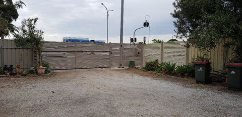 Unit In Marion - Accommodation in Surfers Paradise 2
