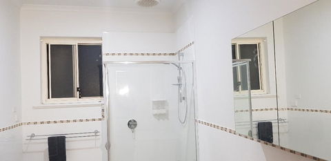 Unit In Marion - Accommodation in Surfers Paradise 9