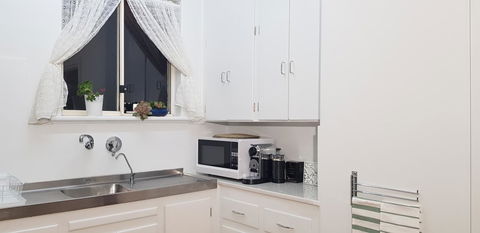 Unit In Marion - Accommodation in Surfers Paradise 7