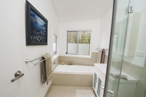 Smiths Lake House - Accommodation in Surfers Paradise 19