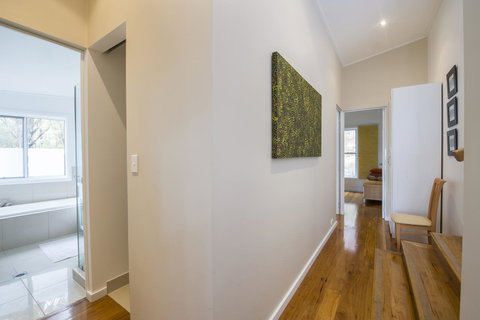 Smiths Lake House - Accommodation in Surfers Paradise 21