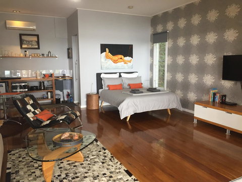 Smiths Lake House - Accommodation in Surfers Paradise 9