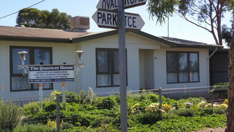 The Quorn-er House - Accommodation in Surfers Paradise 2