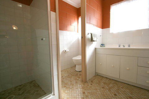 Lake Edge Apartments - Accommodation in Surfers Paradise 9