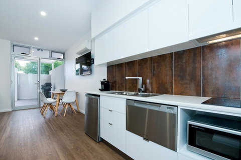 Loxton Courthouse Apartments - Accommodation in Surfers Paradise 19