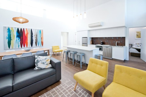 Loxton Courthouse Apartments - Accommodation in Surfers Paradise 5