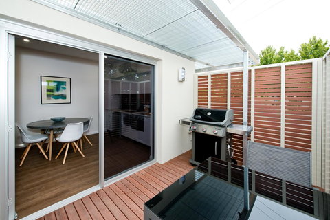 Loxton Courthouse Apartments - Accommodation in Surfers Paradise 4