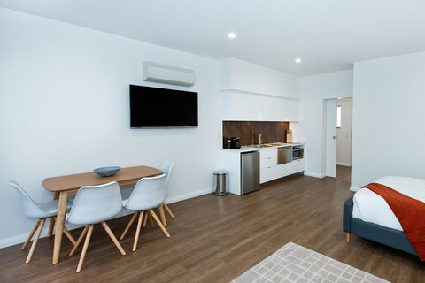 Loxton Courthouse Apartments - Accommodation in Surfers Paradise 17
