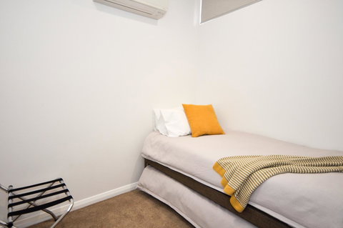 Loxton Courthouse Apartments - Accommodation in Surfers Paradise 0