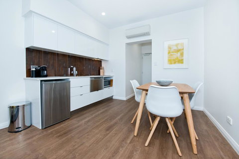 Loxton Courthouse Apartments - Accommodation in Surfers Paradise 16